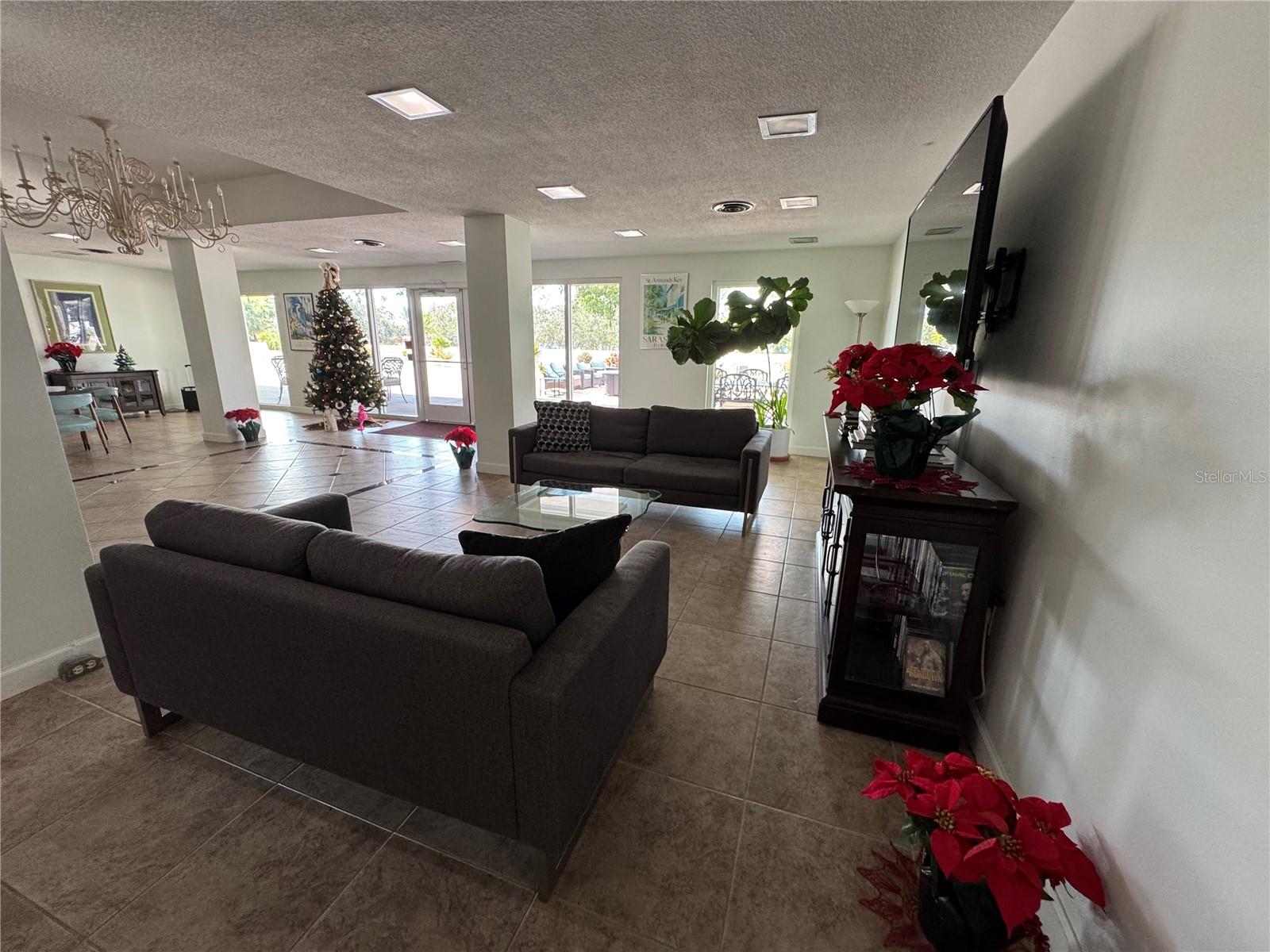 Image 12 of 22 For 33 Gulfstream Avenue 409
