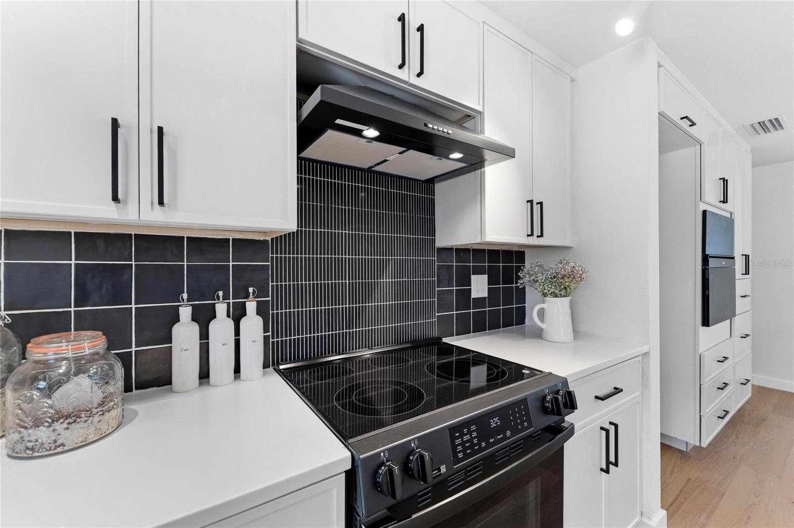 Image 14 of 45 For 2513 Croton Avenue