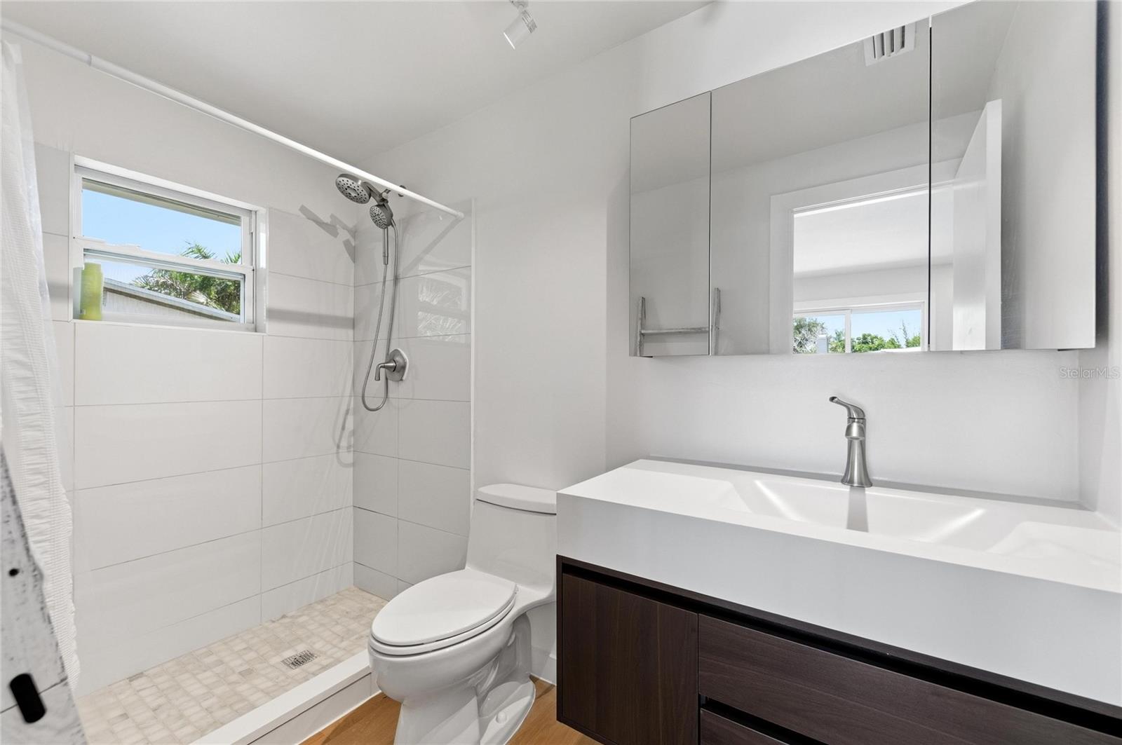 Image 25 of 45 For 2513 Croton Avenue