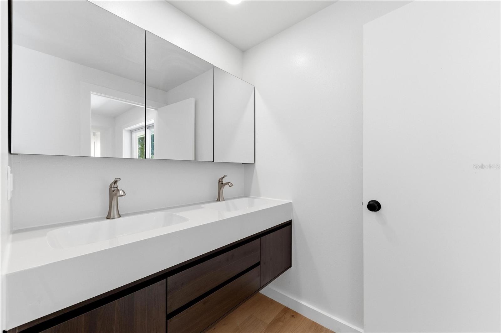 Image 36 of 45 For 2513 Croton Avenue