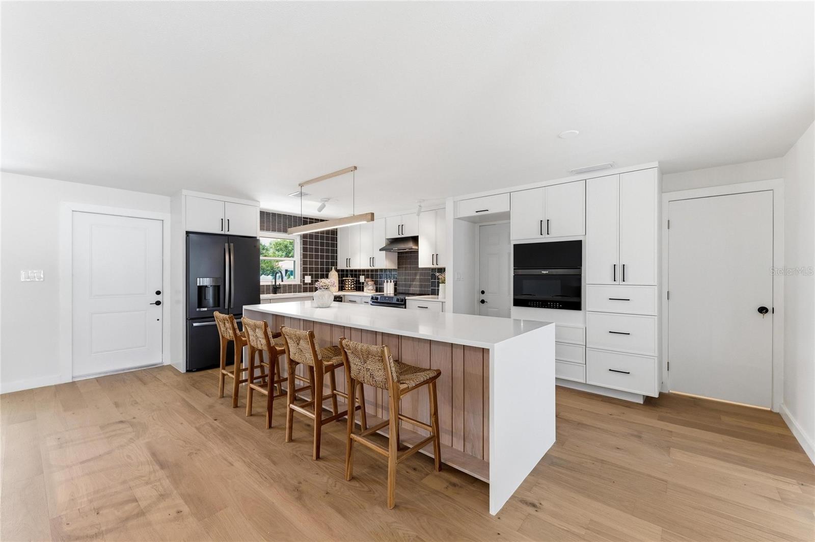 Image 5 of 45 For 2513 Croton Avenue