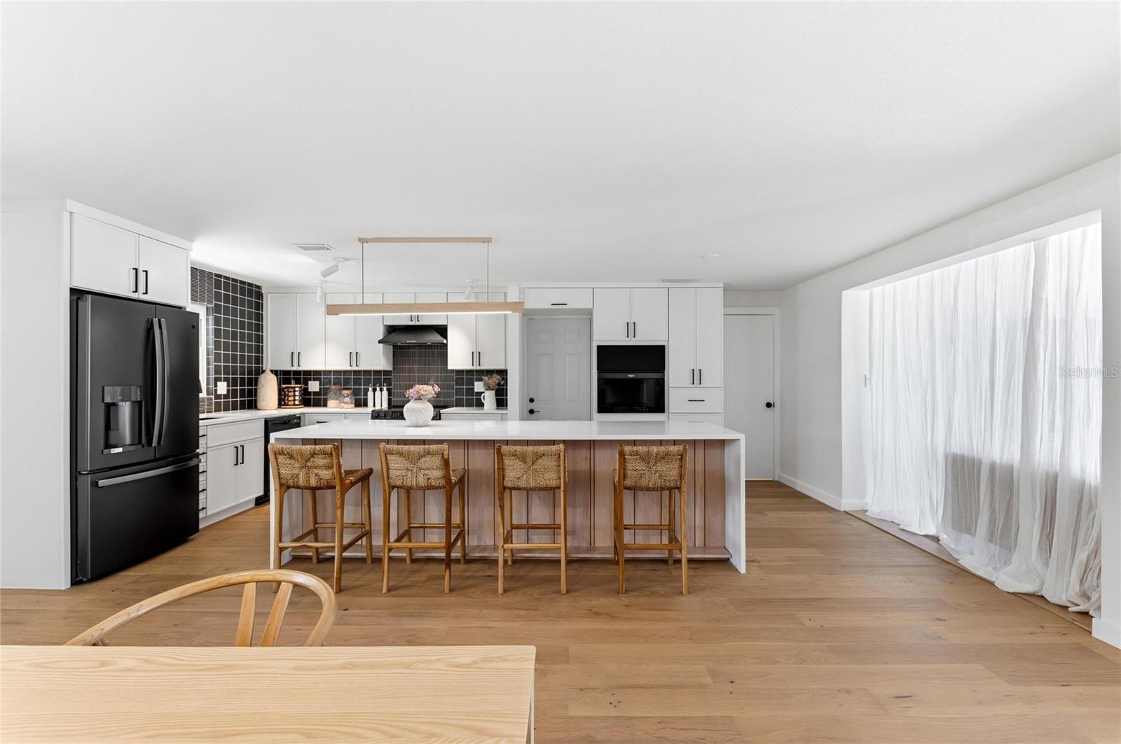 Image 6 of 45 For 2513 Croton Avenue