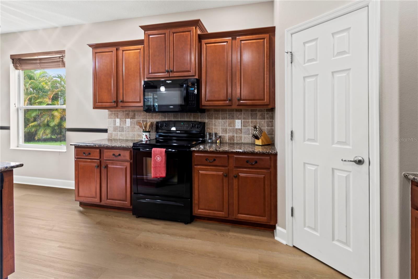 Listing photo id 13 for 1269 Western Pine Circle