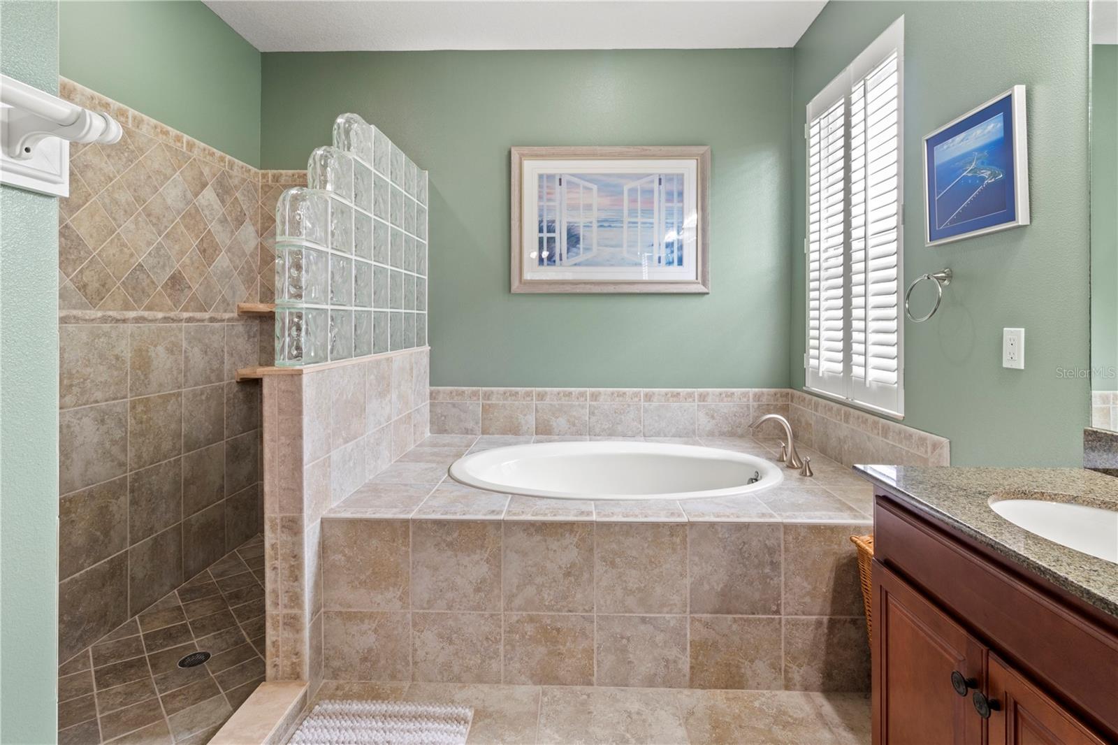 Listing photo id 23 for 1269 Western Pine Circle