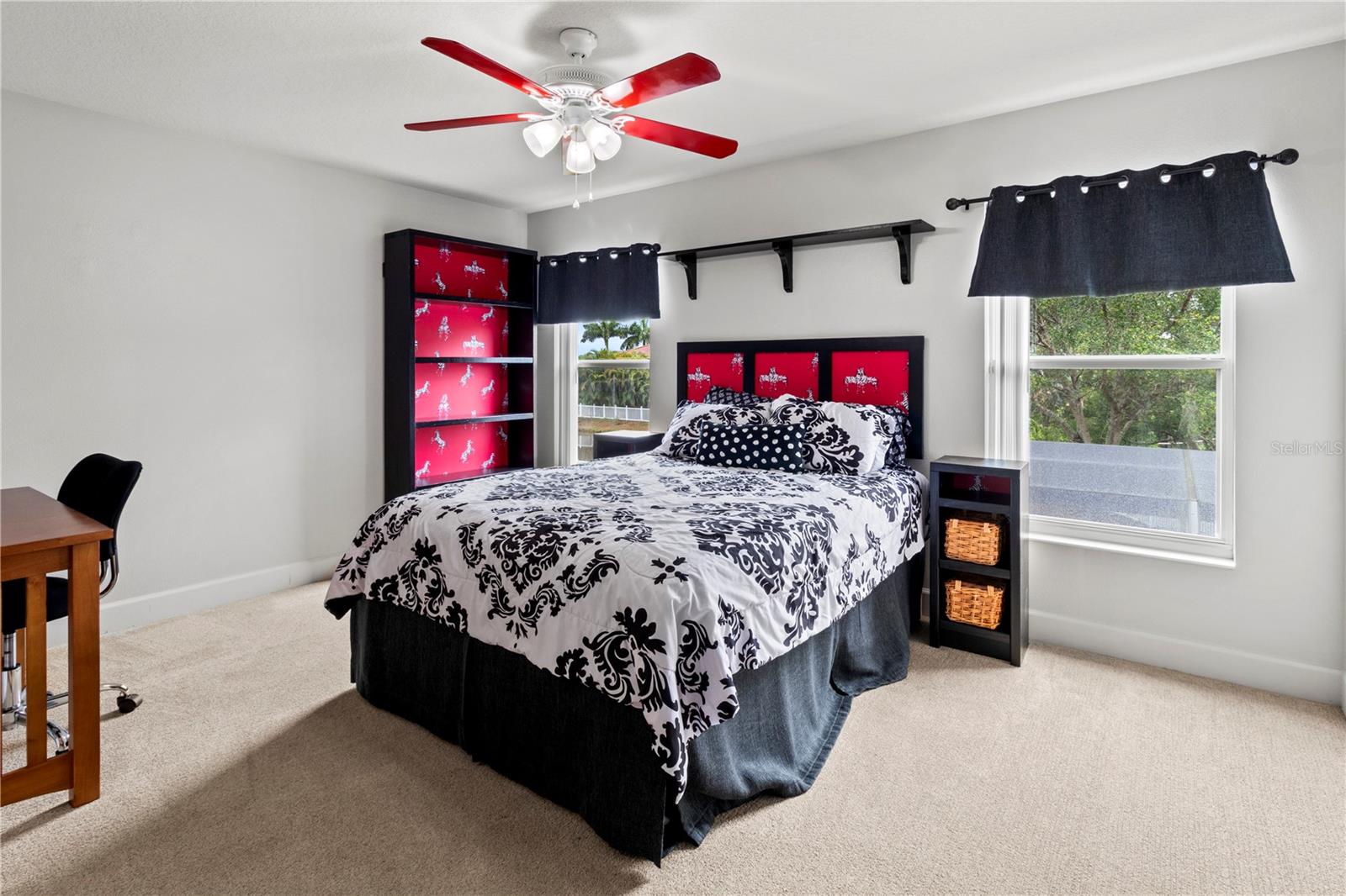 Listing photo id 37 for 1269 Western Pine Circle