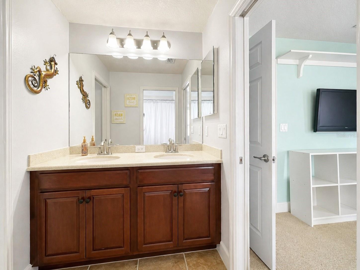Listing photo id 41 for 1269 Western Pine Circle