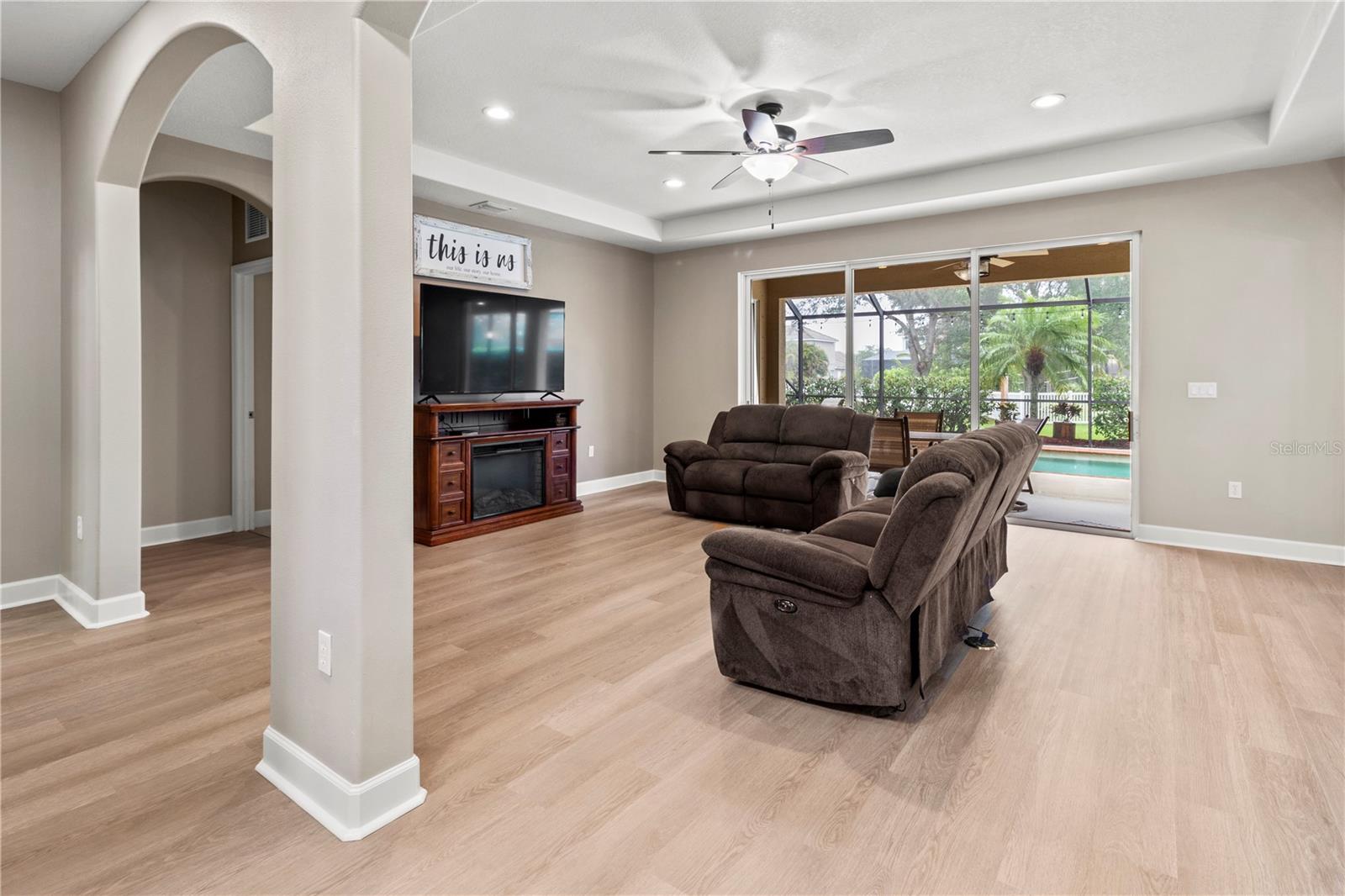 Listing photo id 4 for 1269 Western Pine Circle