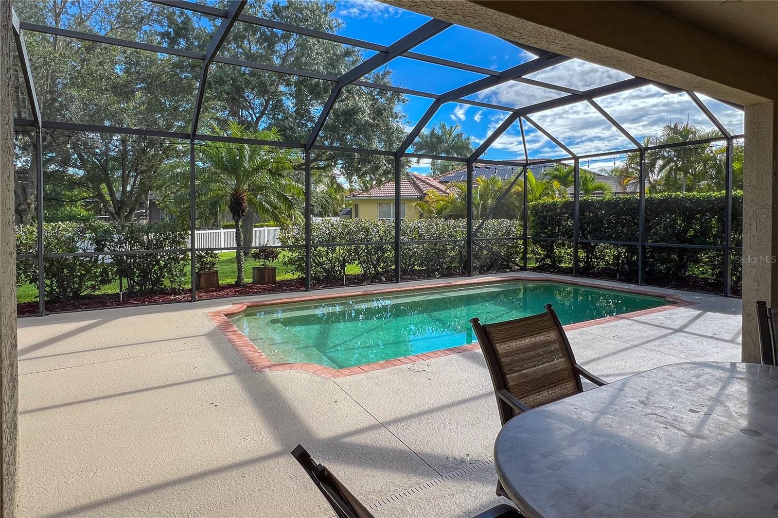 Listing photo id 70 for 1269 Western Pine Circle