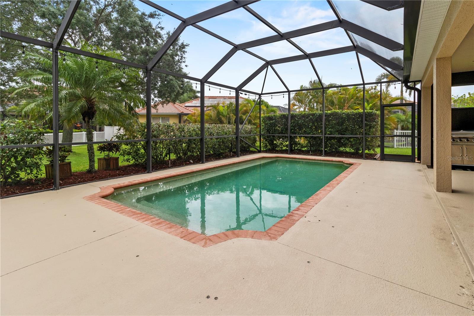 Listing photo id 74 for 1269 Western Pine Circle