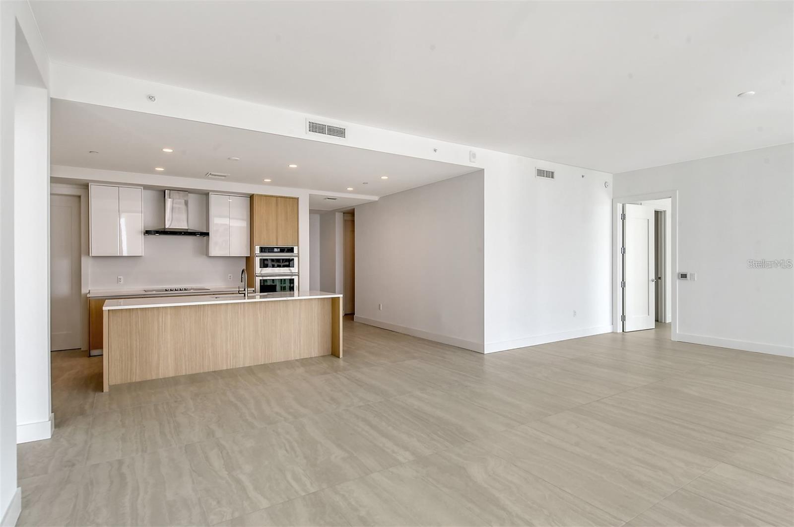 Image 14 of 77 For 301 Quay Commons  1011