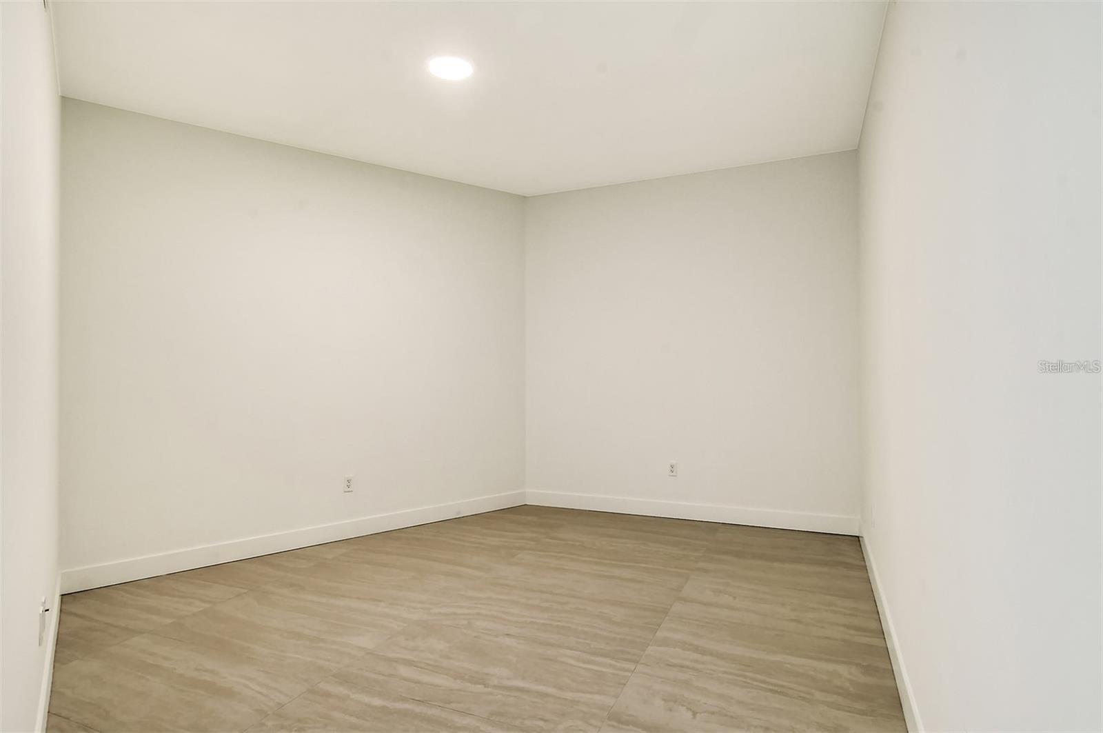 Image 34 of 77 For 301 Quay Commons  1011