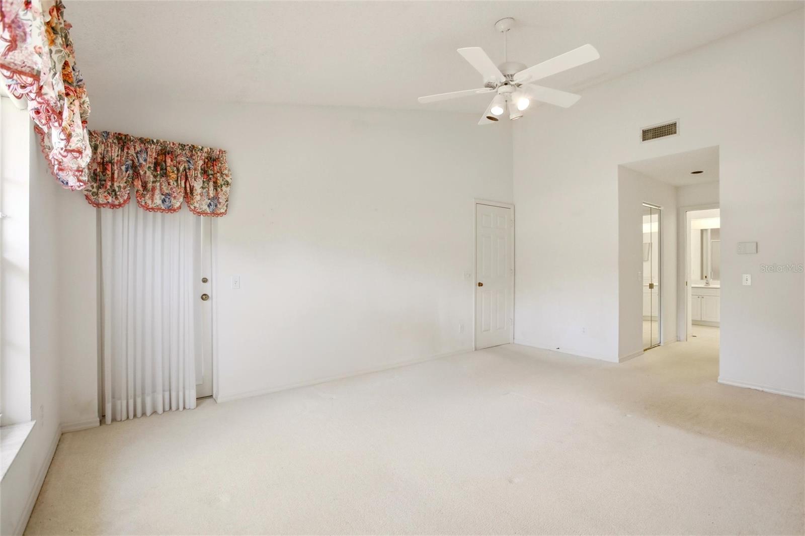 Image 25 of 47 For 5576 Country Club Way 5576