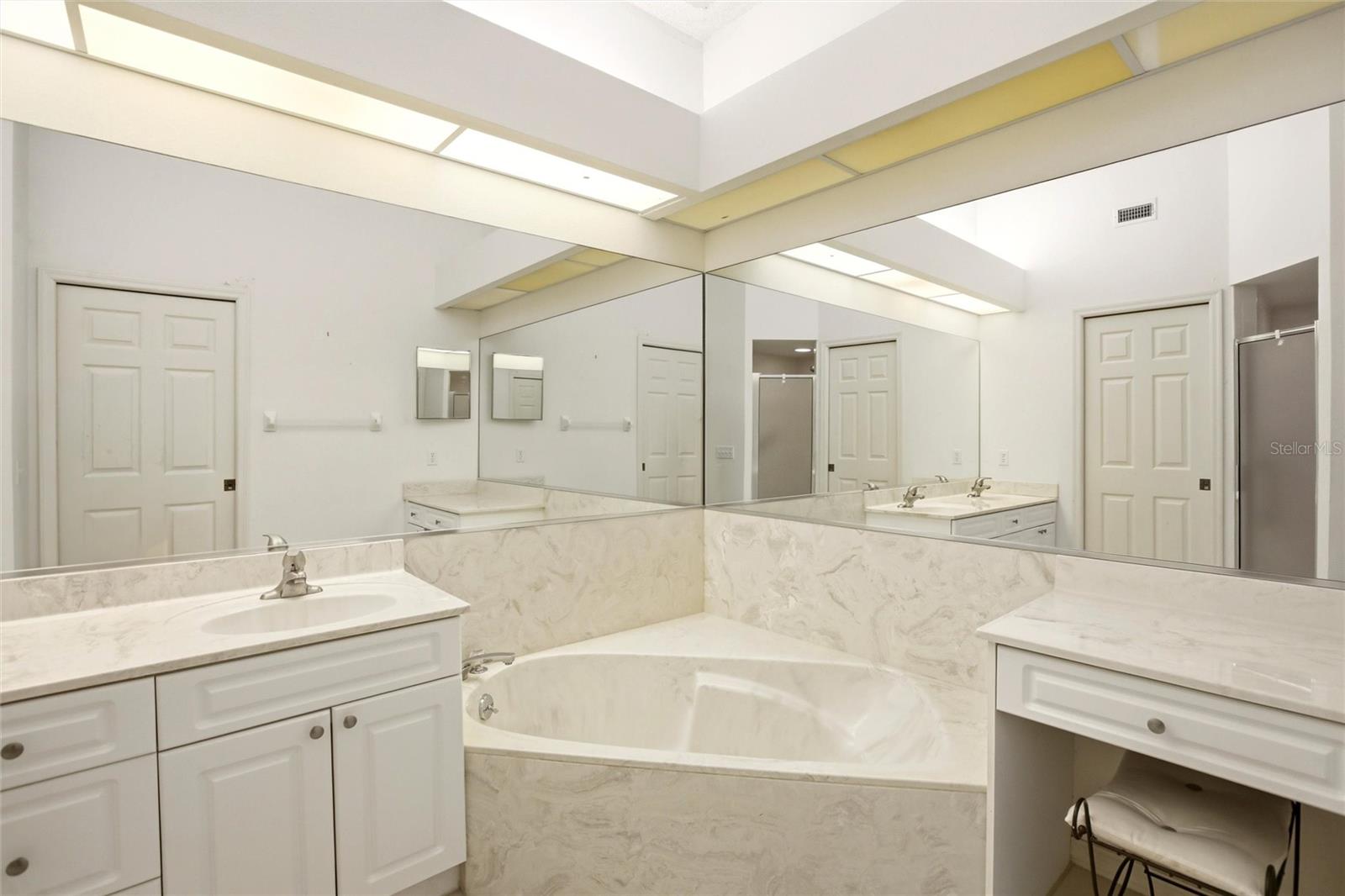 Image 32 of 47 For 5576 Country Club Way 5576