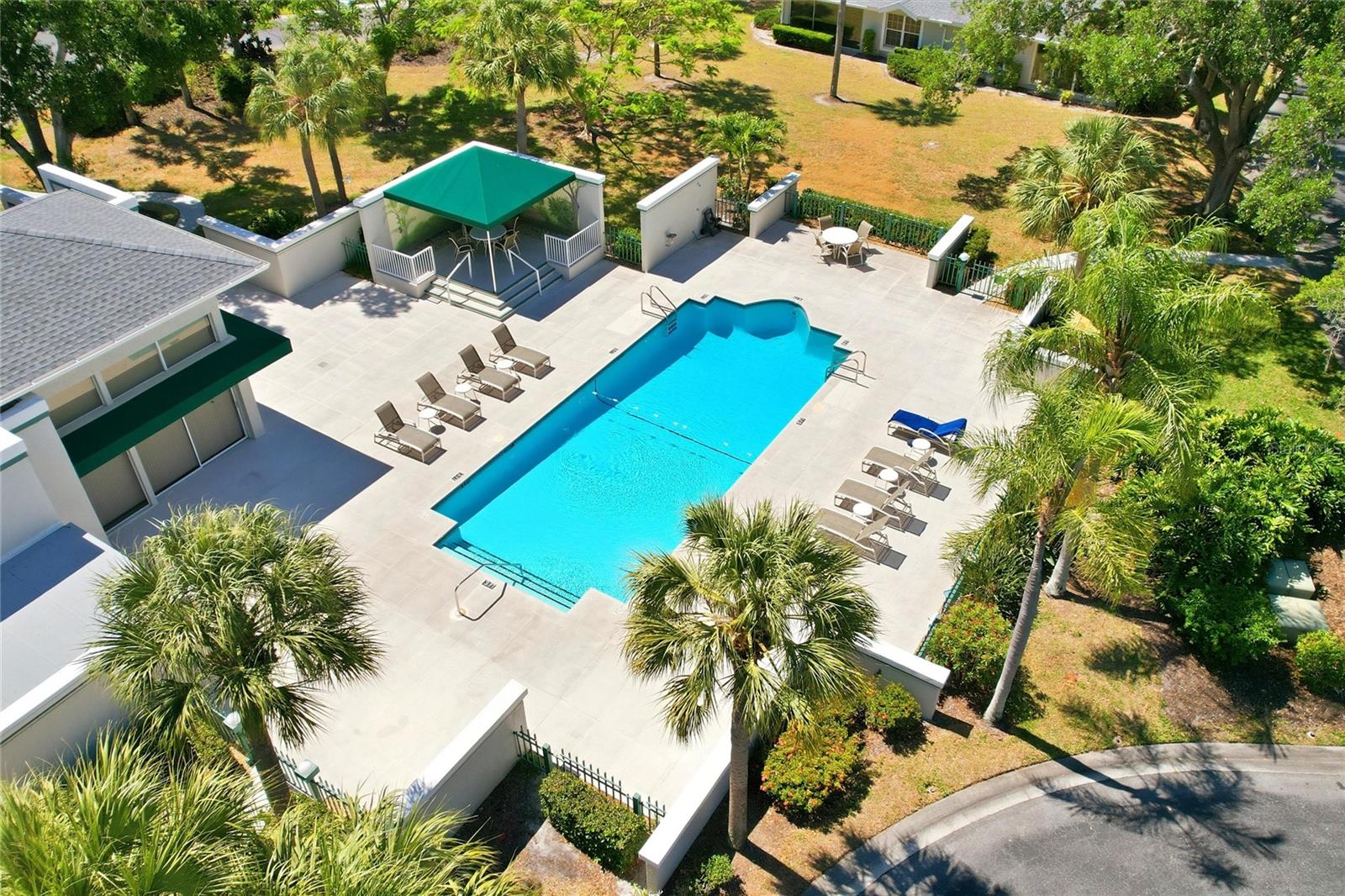 Image 39 of 47 For 5576 Country Club Way 5576