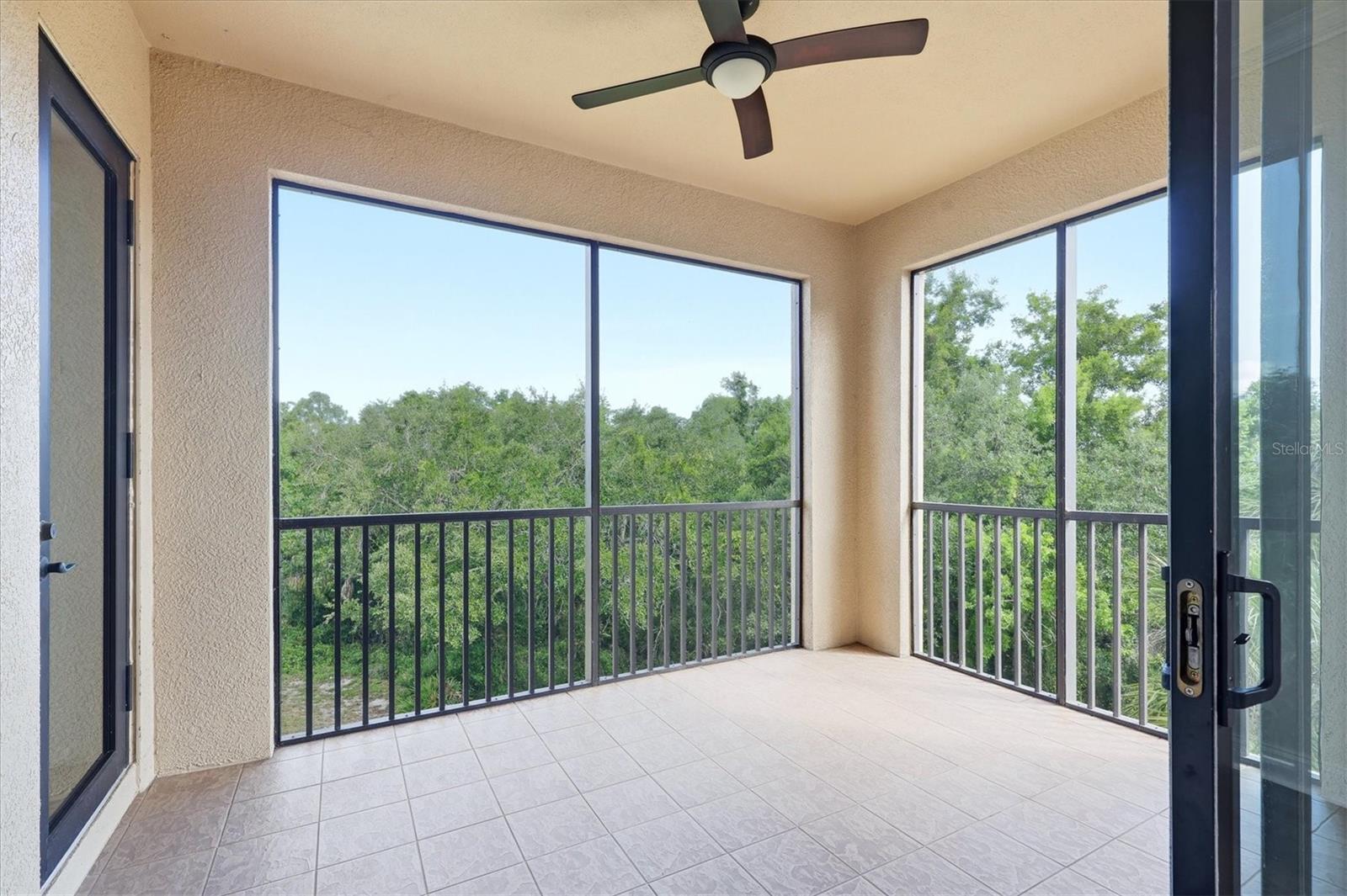 Image 19 of 51 For 7612 Lake Vista Court 308