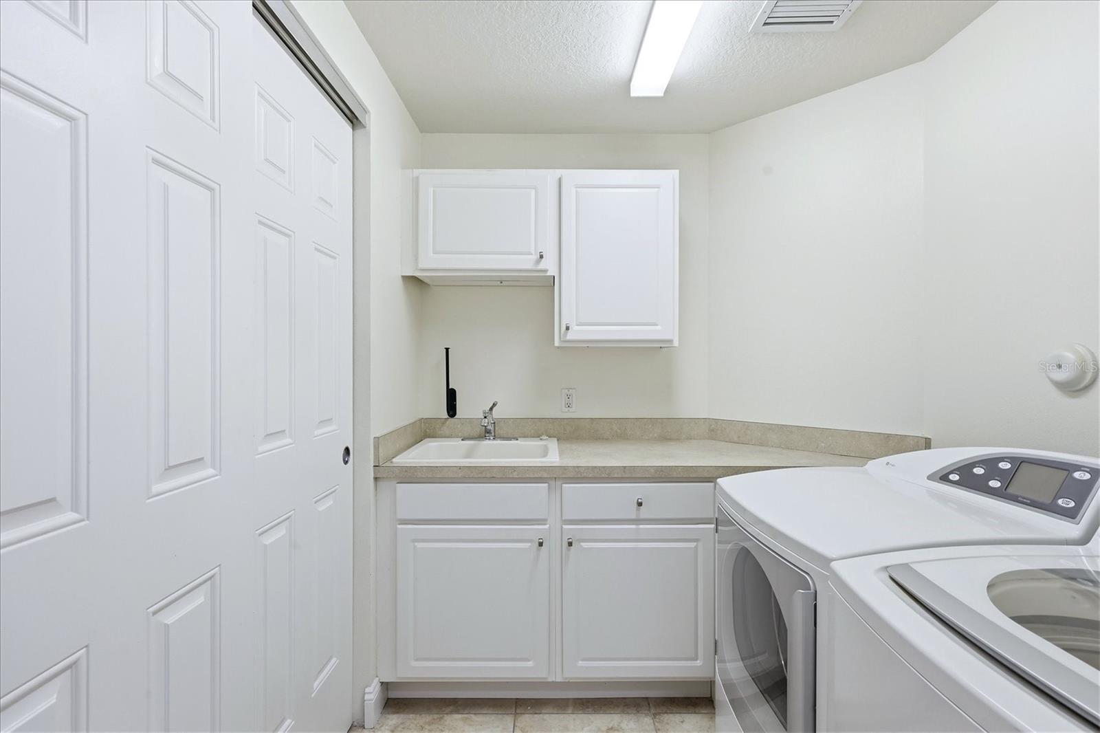 Image 31 of 51 For 7612 Lake Vista Court 308
