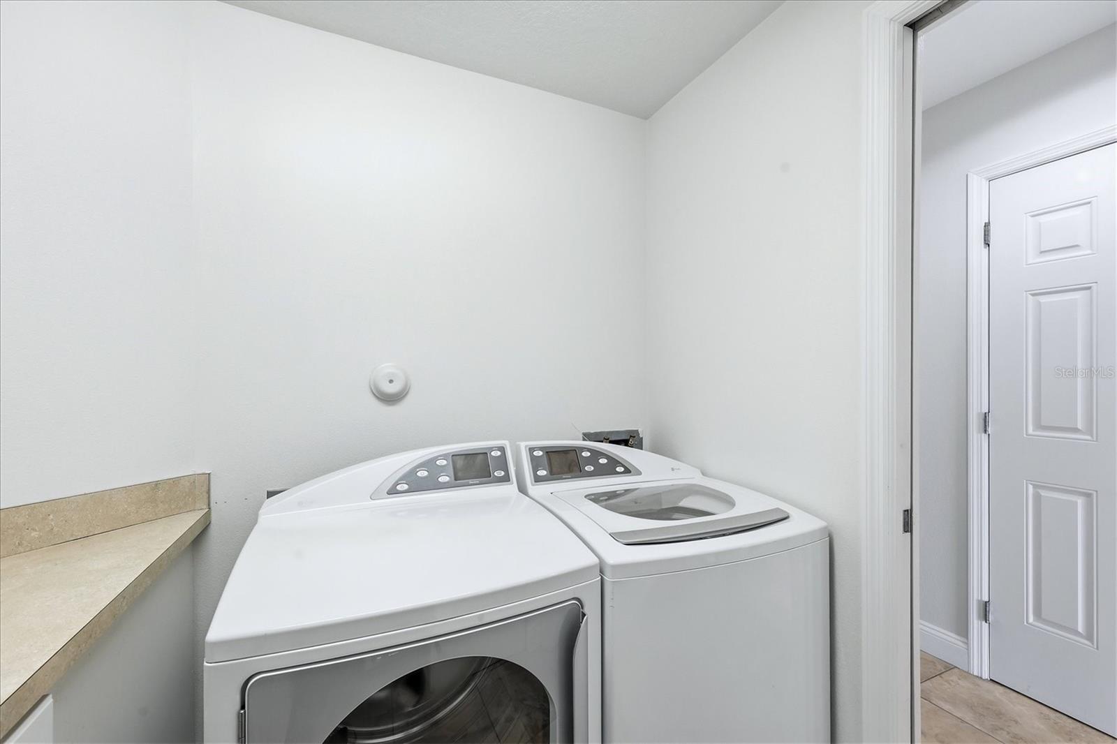 Image 32 of 51 For 7612 Lake Vista Court 308