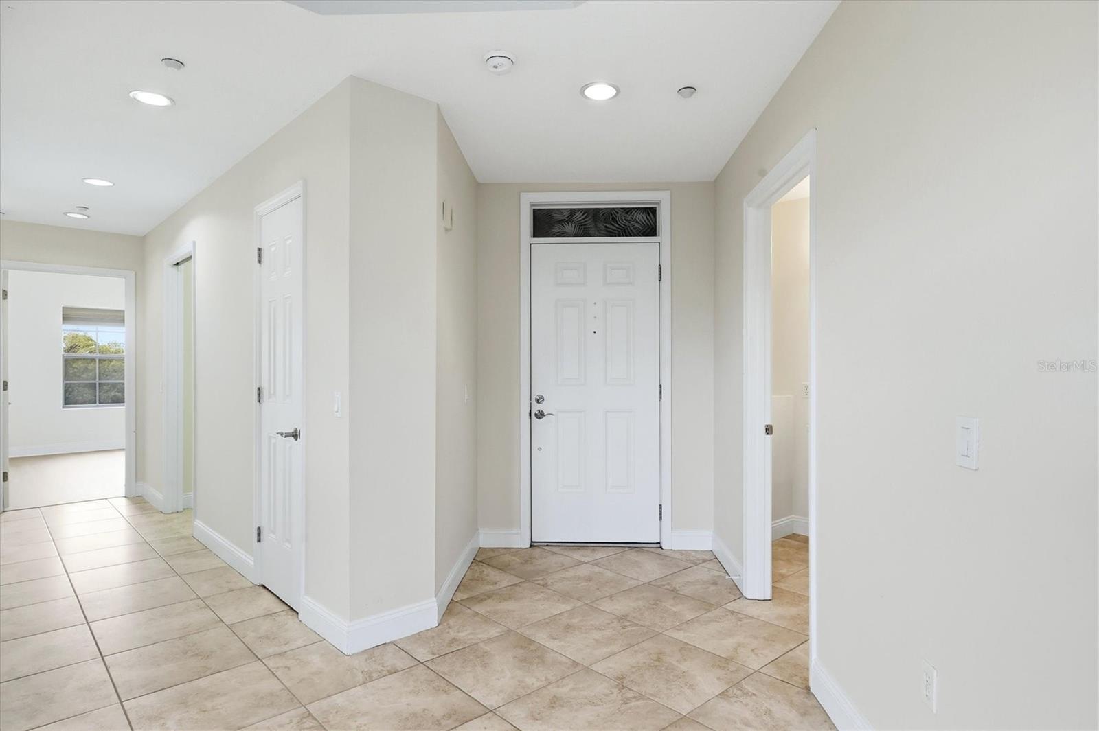 Image 7 of 51 For 7612 Lake Vista Court 308
