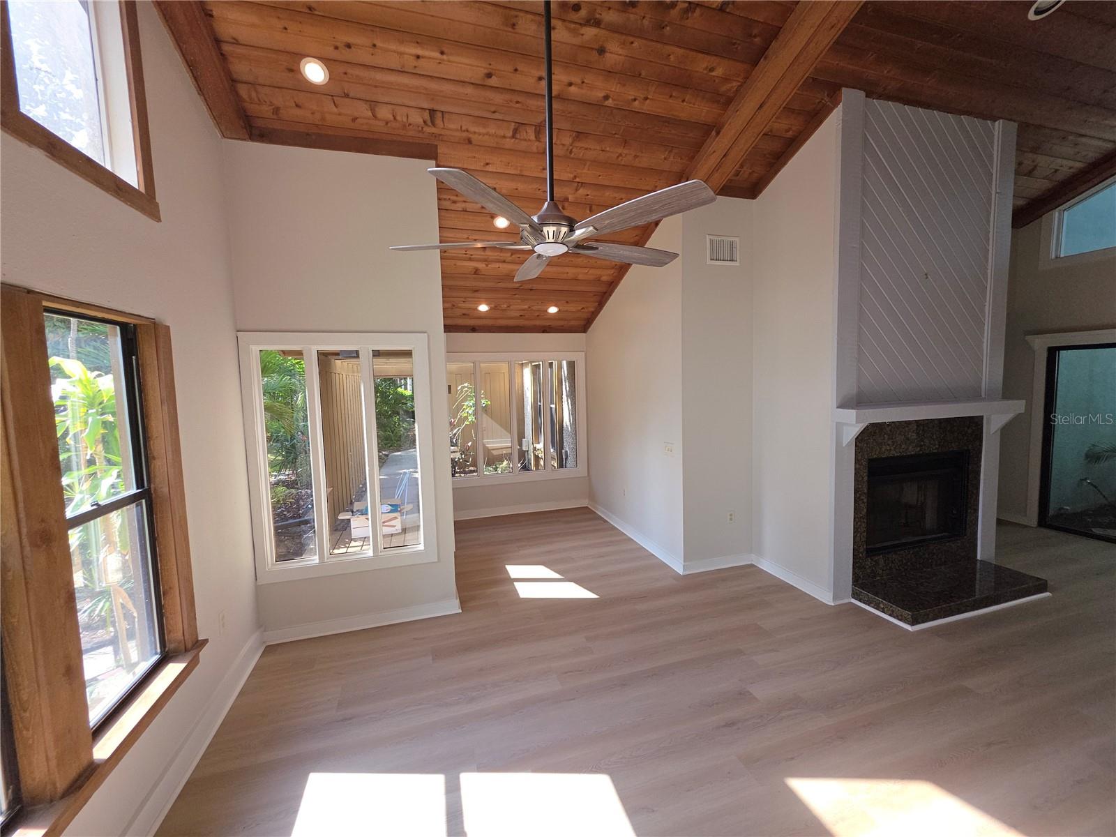 Image 9 of 55 For 7518 4th Avenue W