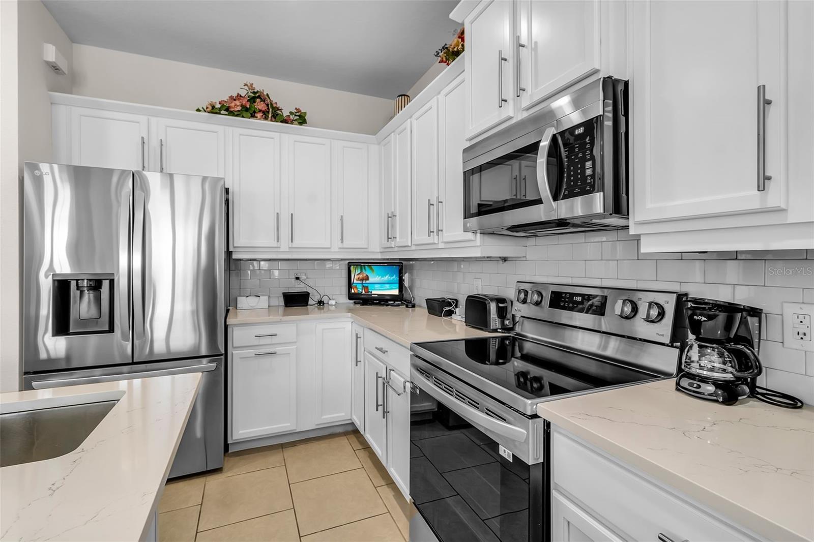 Image 20 of 56 For 7004 Vista Bella Drive