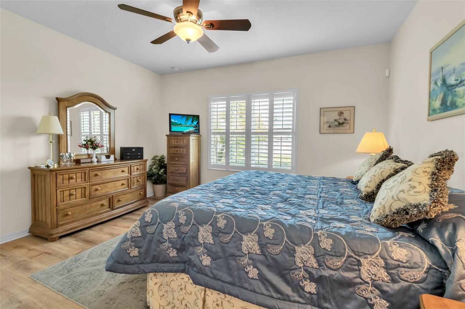 Image 35 of 56 For 7004 Vista Bella Drive