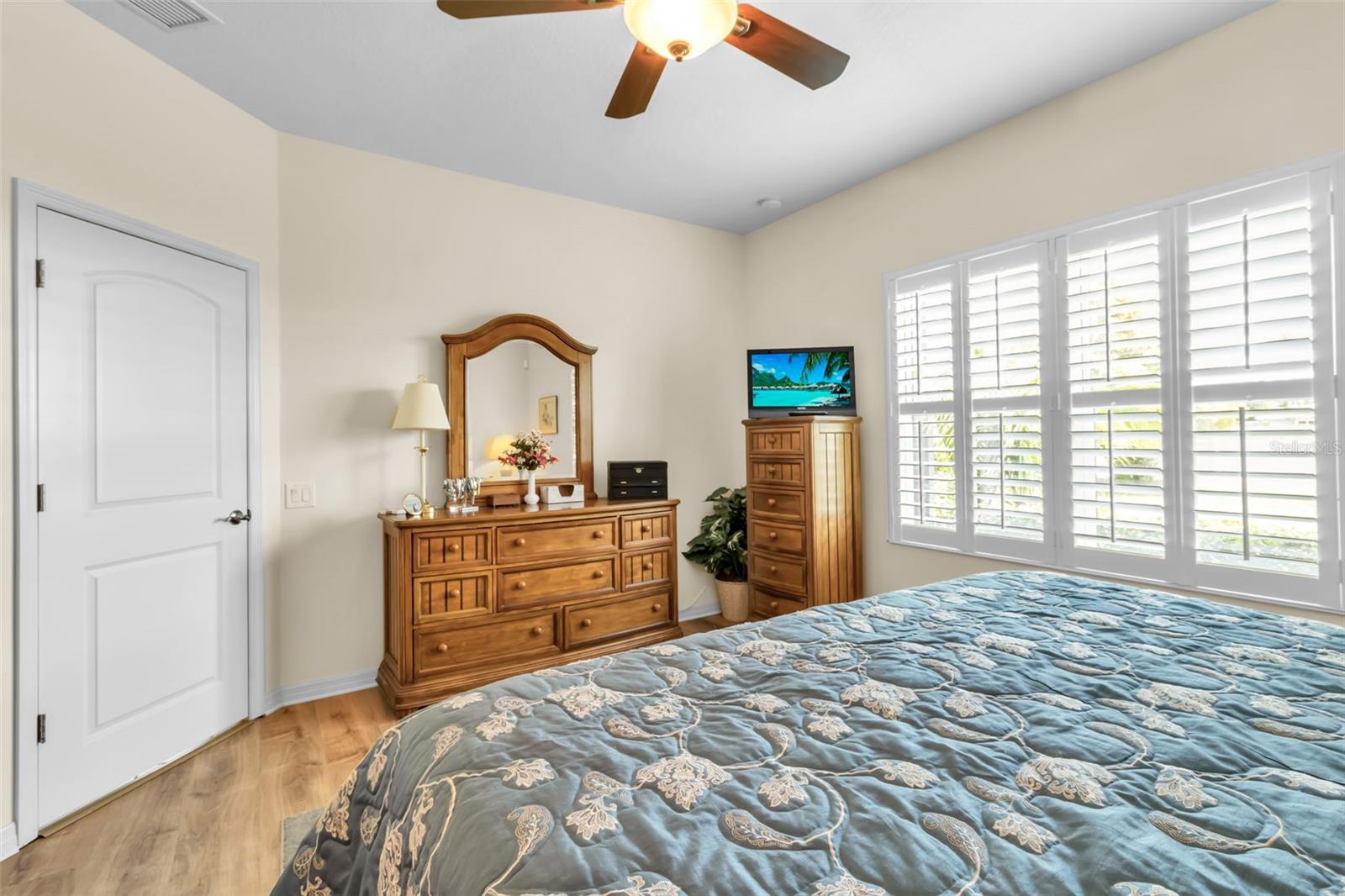 Image 36 of 56 For 7004 Vista Bella Drive