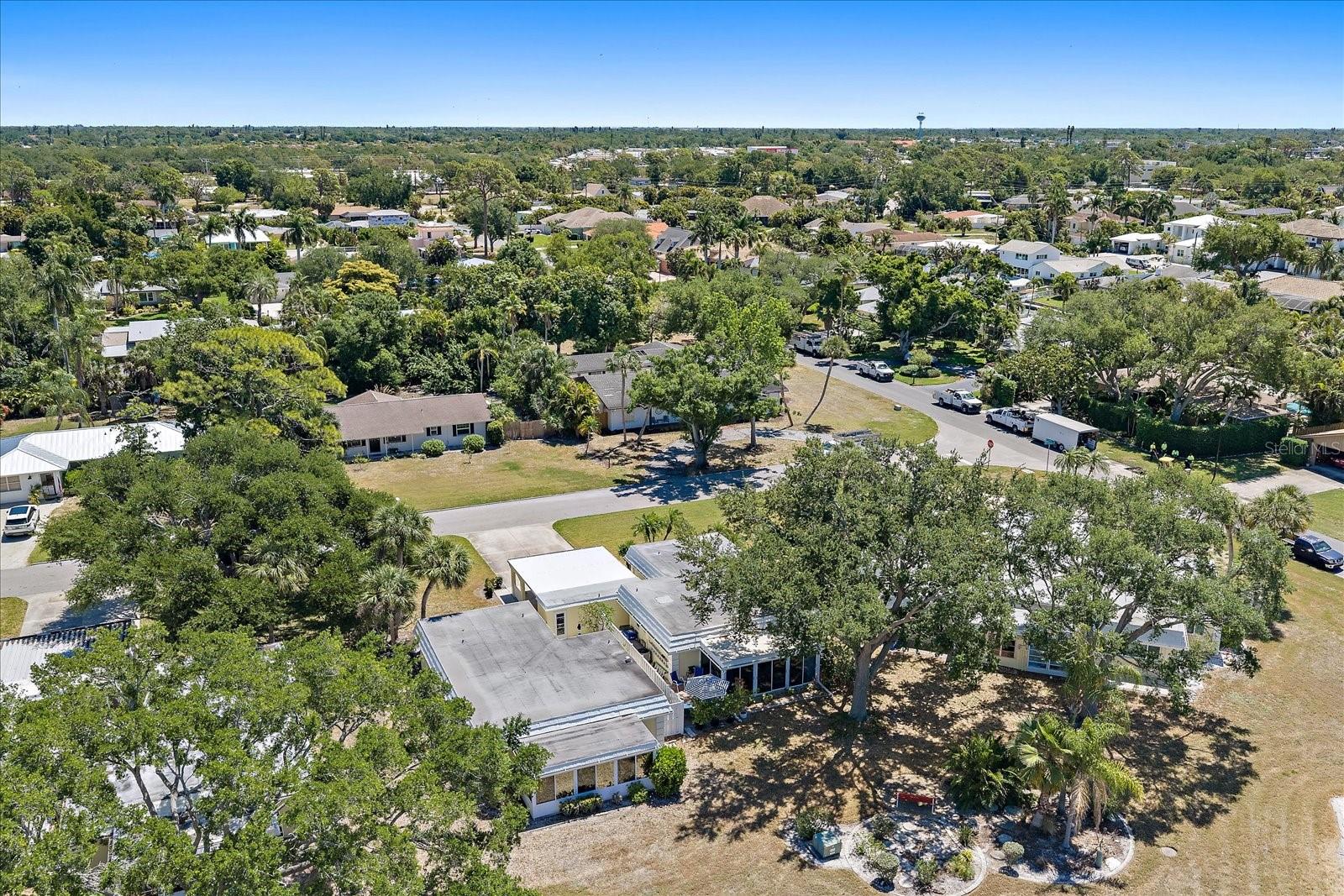 Image 10 of 39 For 5940 Driftwood Avenue 15