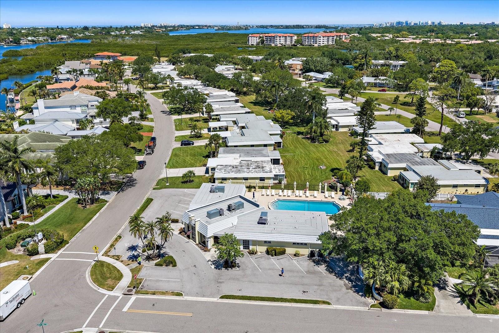 Image 3 of 39 For 5940 Driftwood Avenue 15
