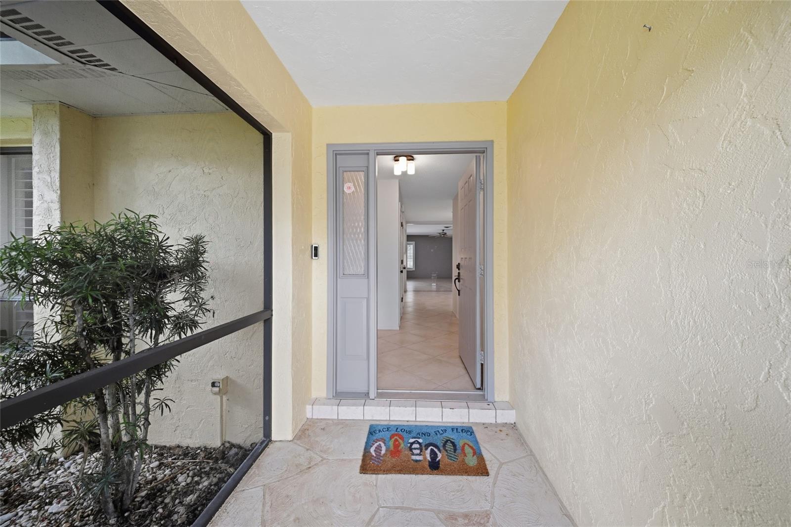 Image 2 of 24 For 450 Rubens Drive E