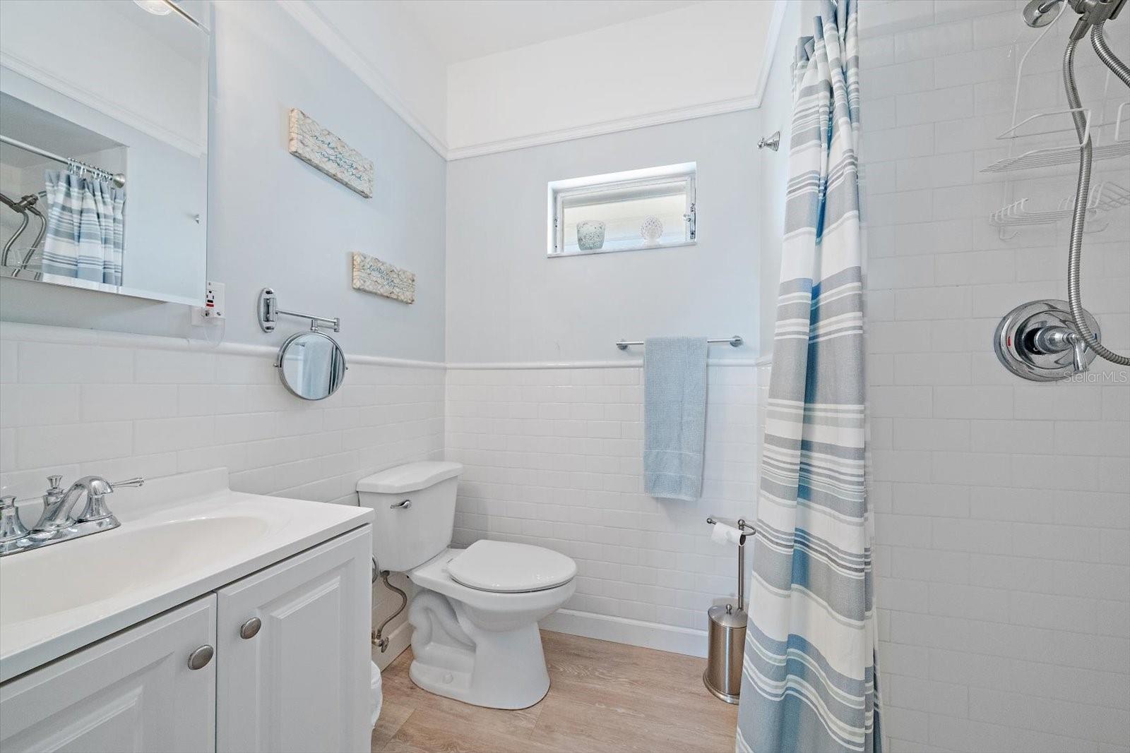 Image 15 of 44 For 5936 Driftwood Avenue 16