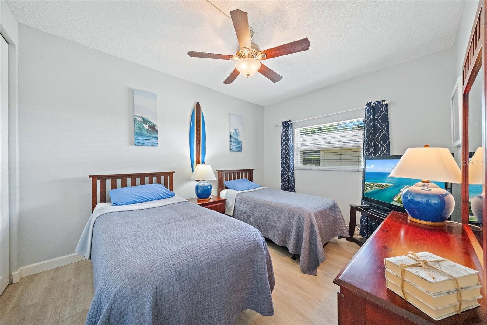 Image 16 of 44 For 5936 Driftwood Avenue 16