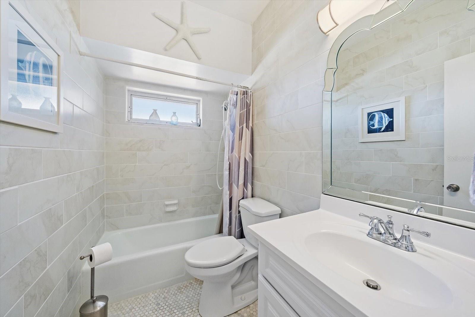 Image 18 of 44 For 5936 Driftwood Avenue 16