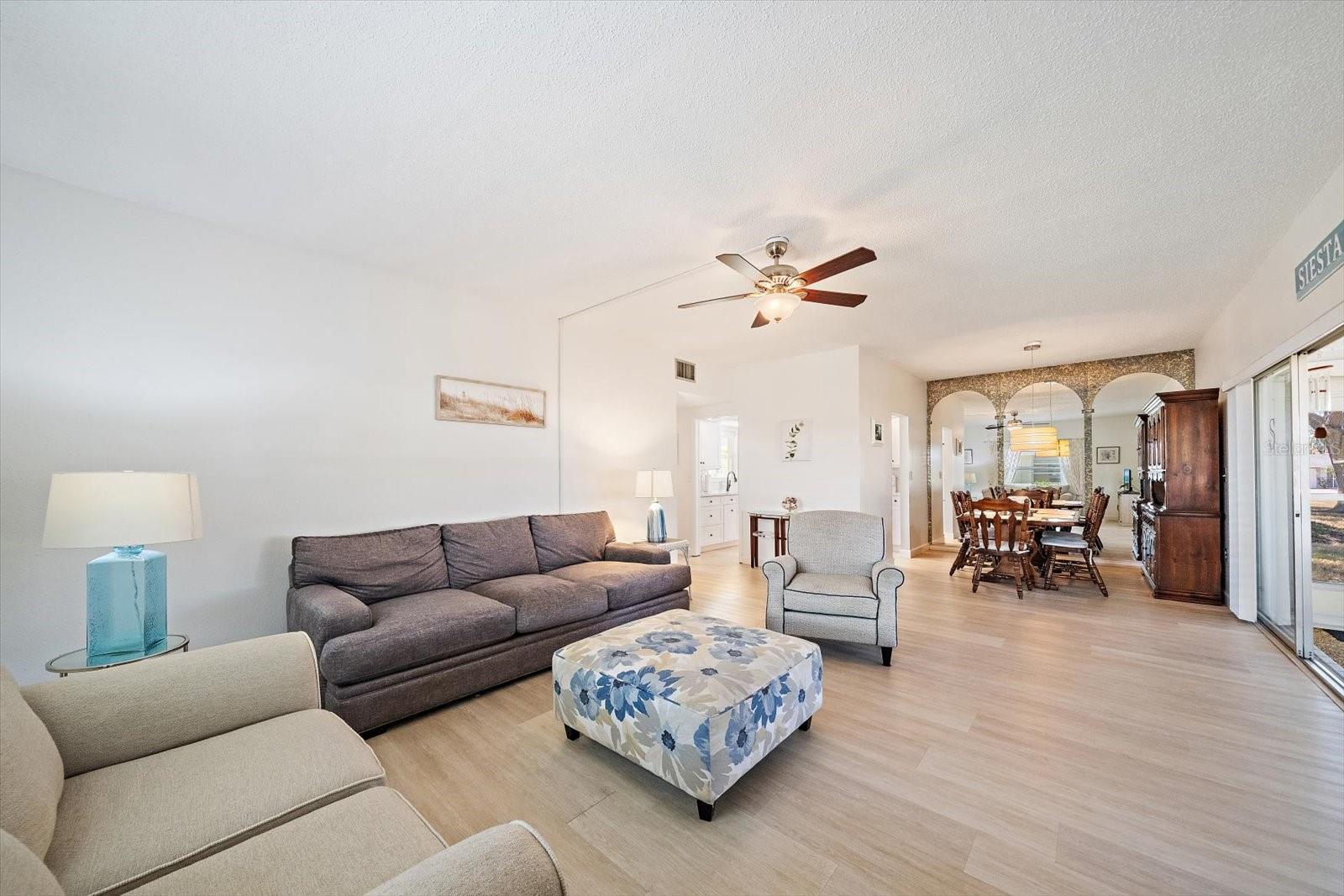 Image 22 of 44 For 5936 Driftwood Avenue 16