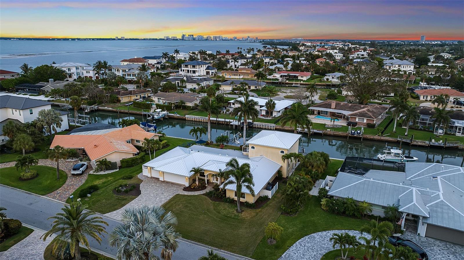 Details for 524 Hornblower Lane, LONGBOAT KEY, FL 34228