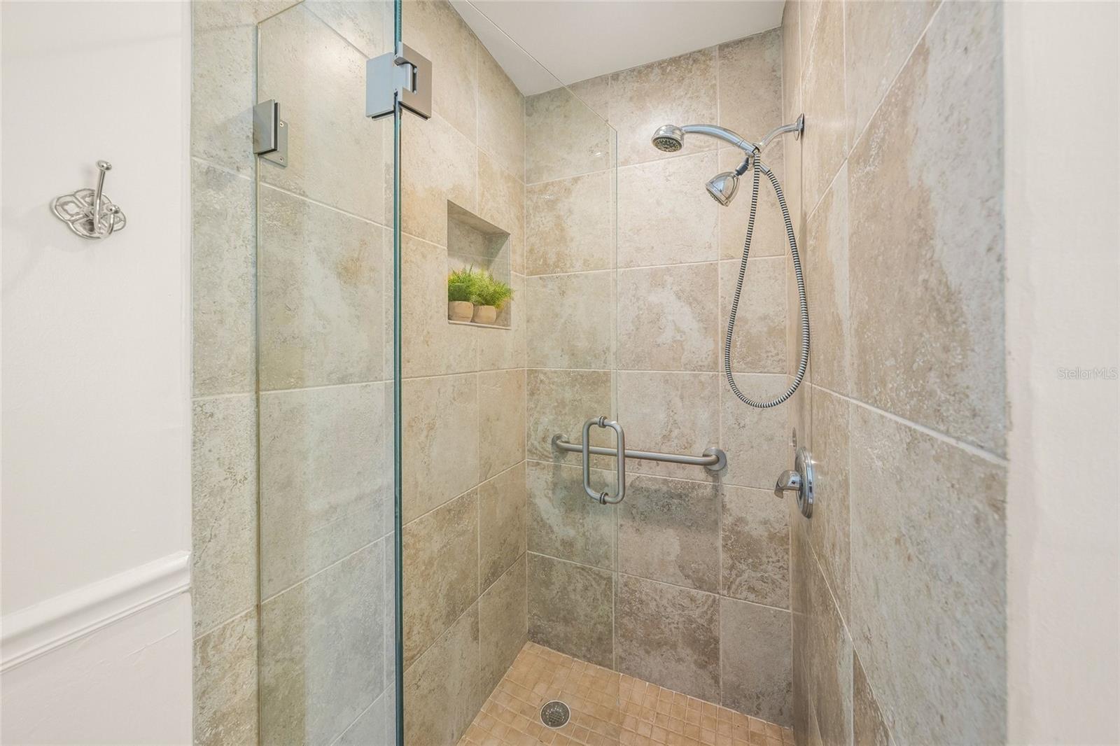 Image 47 of 64 For 6727 Anchor Way