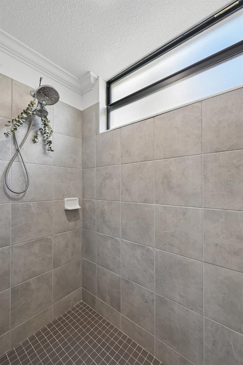 Image 25 of 99 For 5721 Palmer Circle 101