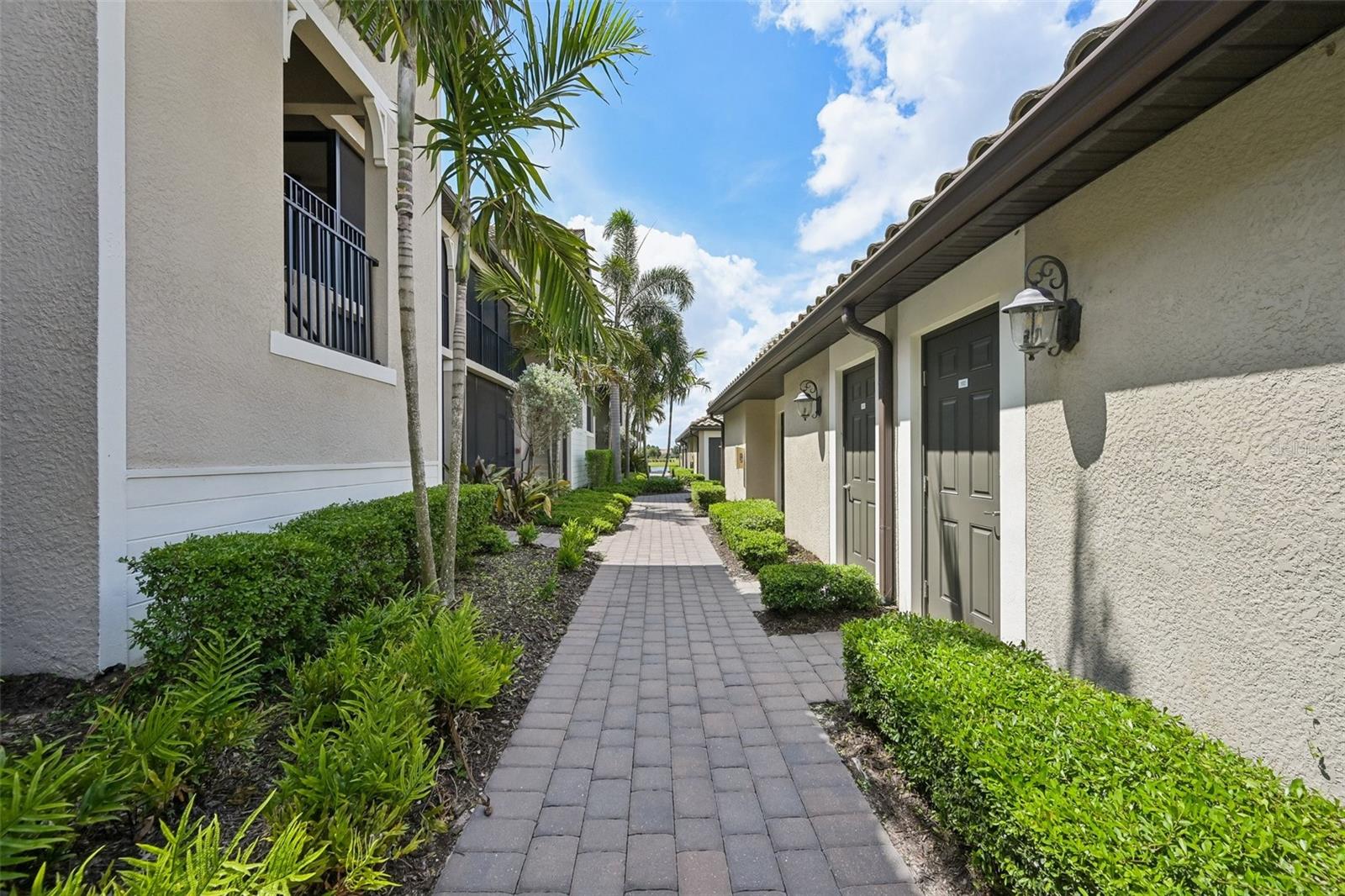 Image 4 of 99 For 5721 Palmer Circle 101