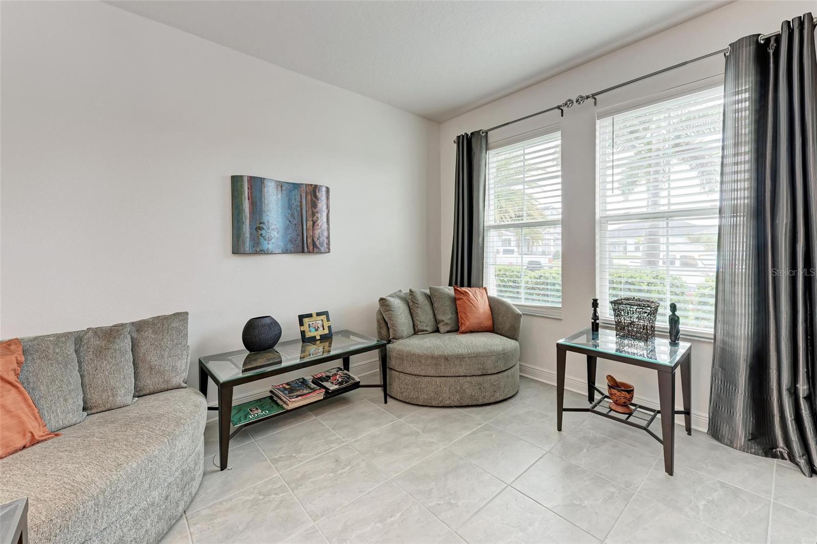 Listing photo id 8 for 5811 Campina Place