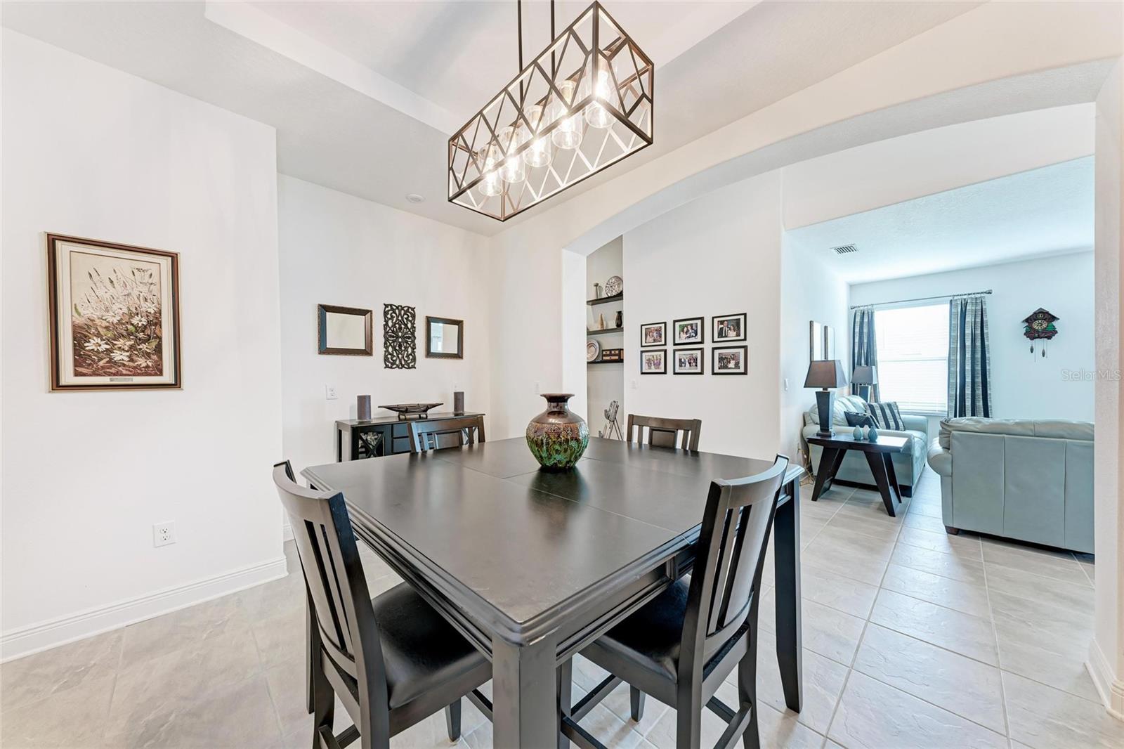 Listing photo id 14 for 5811 Campina Place
