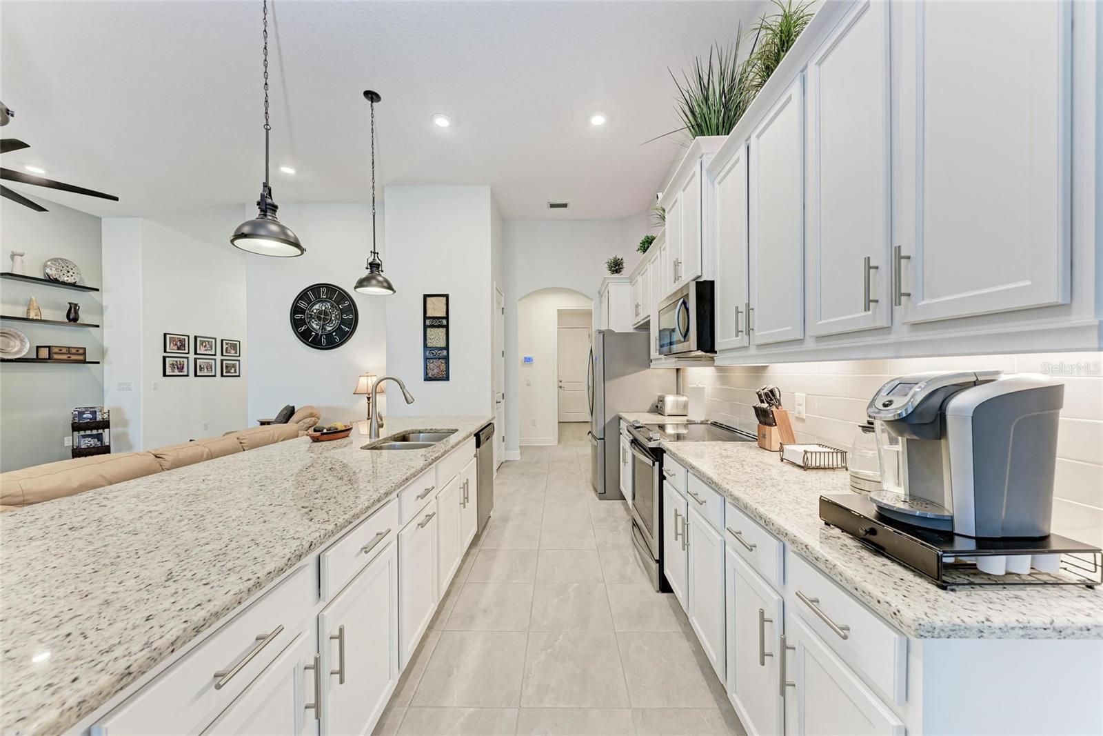 Listing photo id 20 for 5811 Campina Place