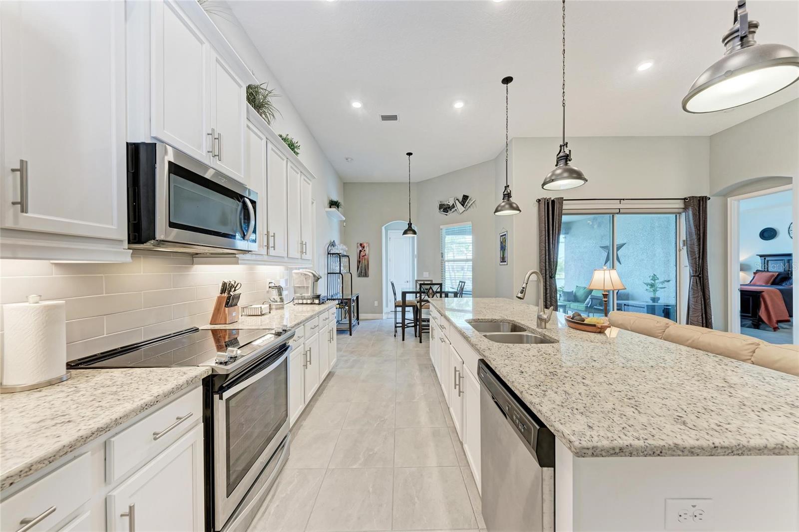 Listing photo id 24 for 5811 Campina Place