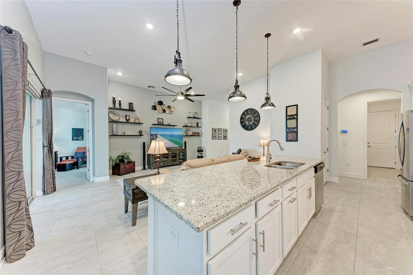 Listing photo id 27 for 5811 Campina Place