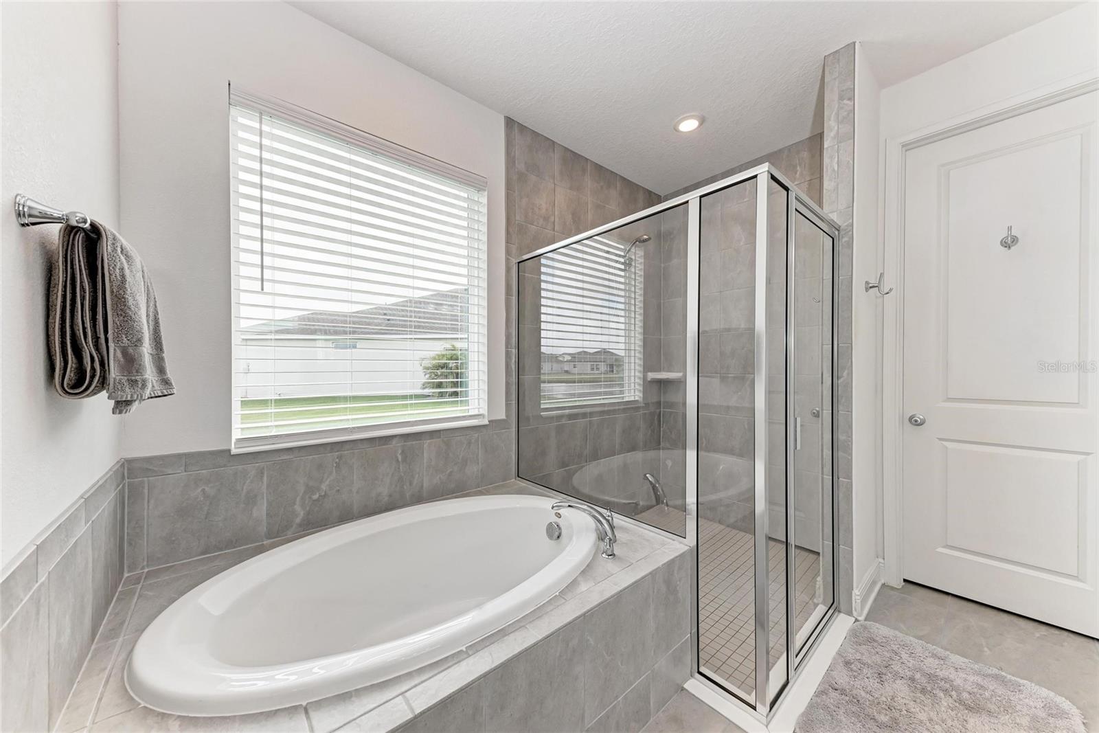 Listing photo id 32 for 5811 Campina Place
