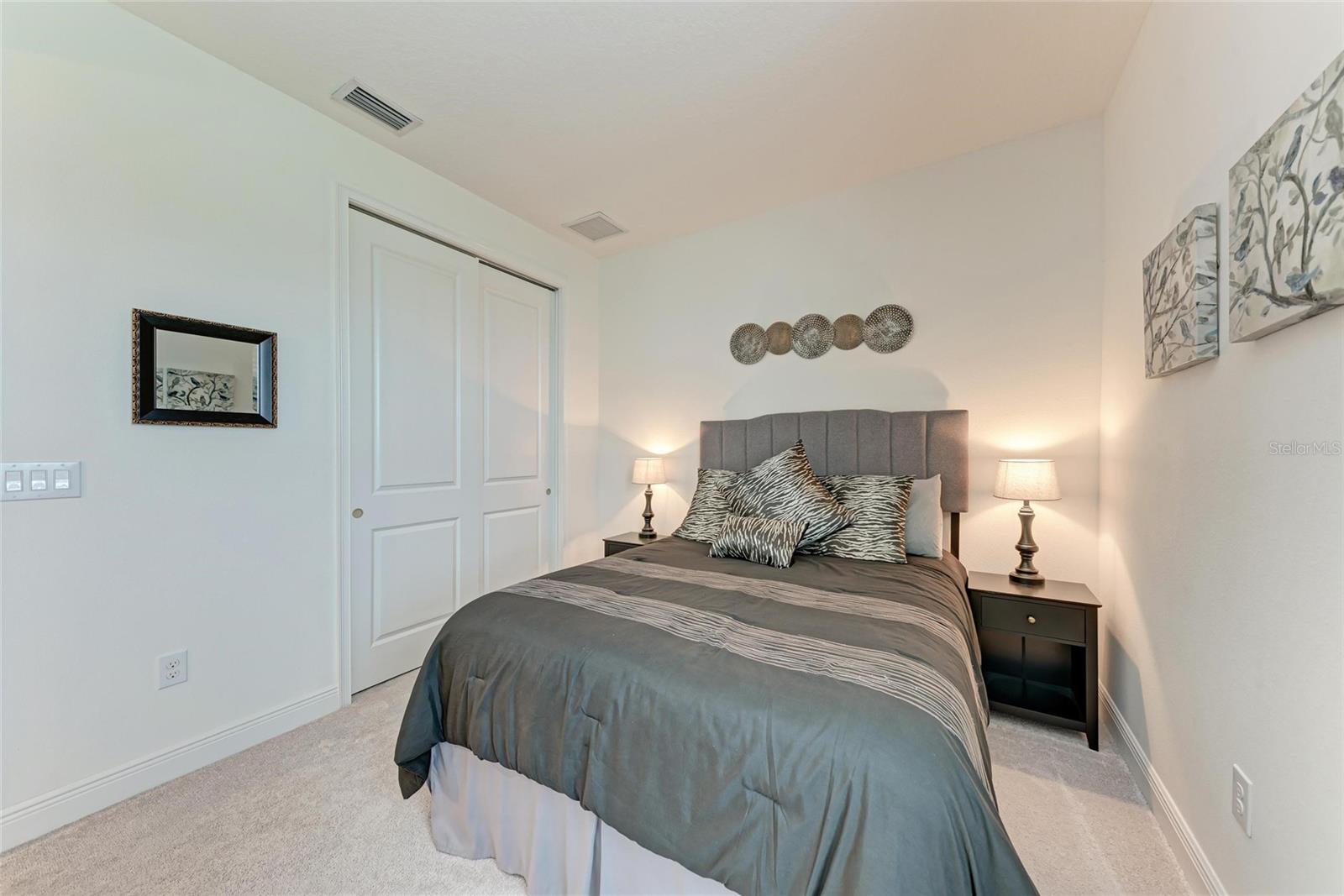 Listing photo id 34 for 5811 Campina Place
