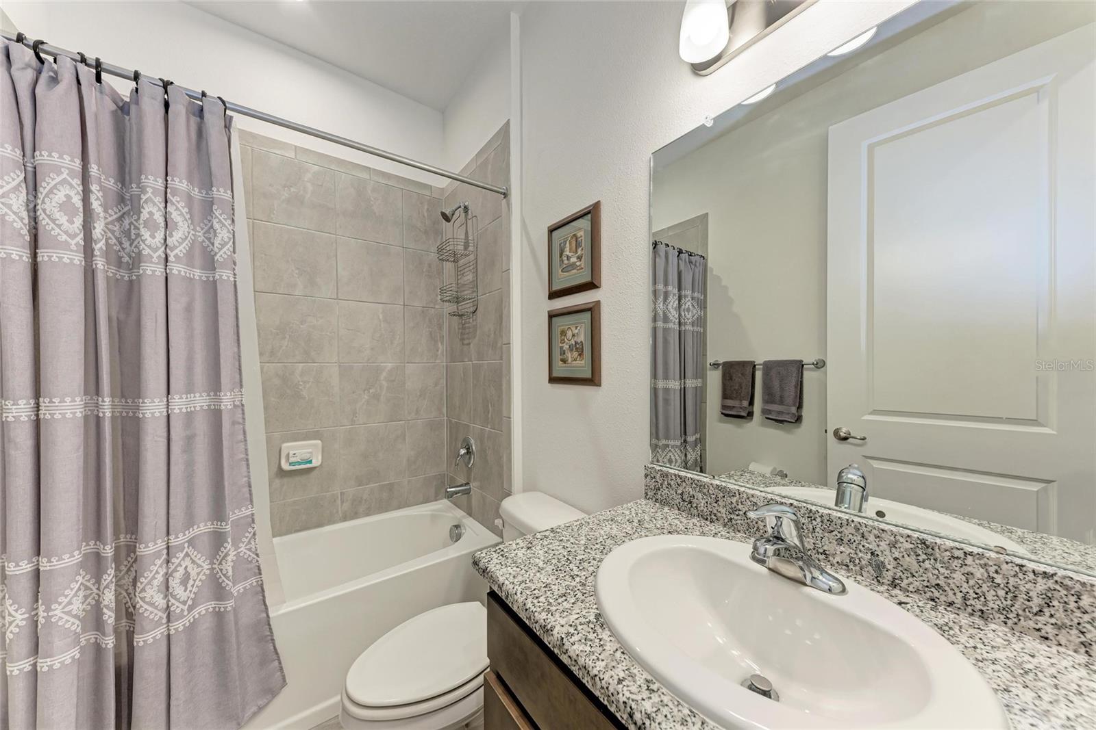Listing photo id 35 for 5811 Campina Place