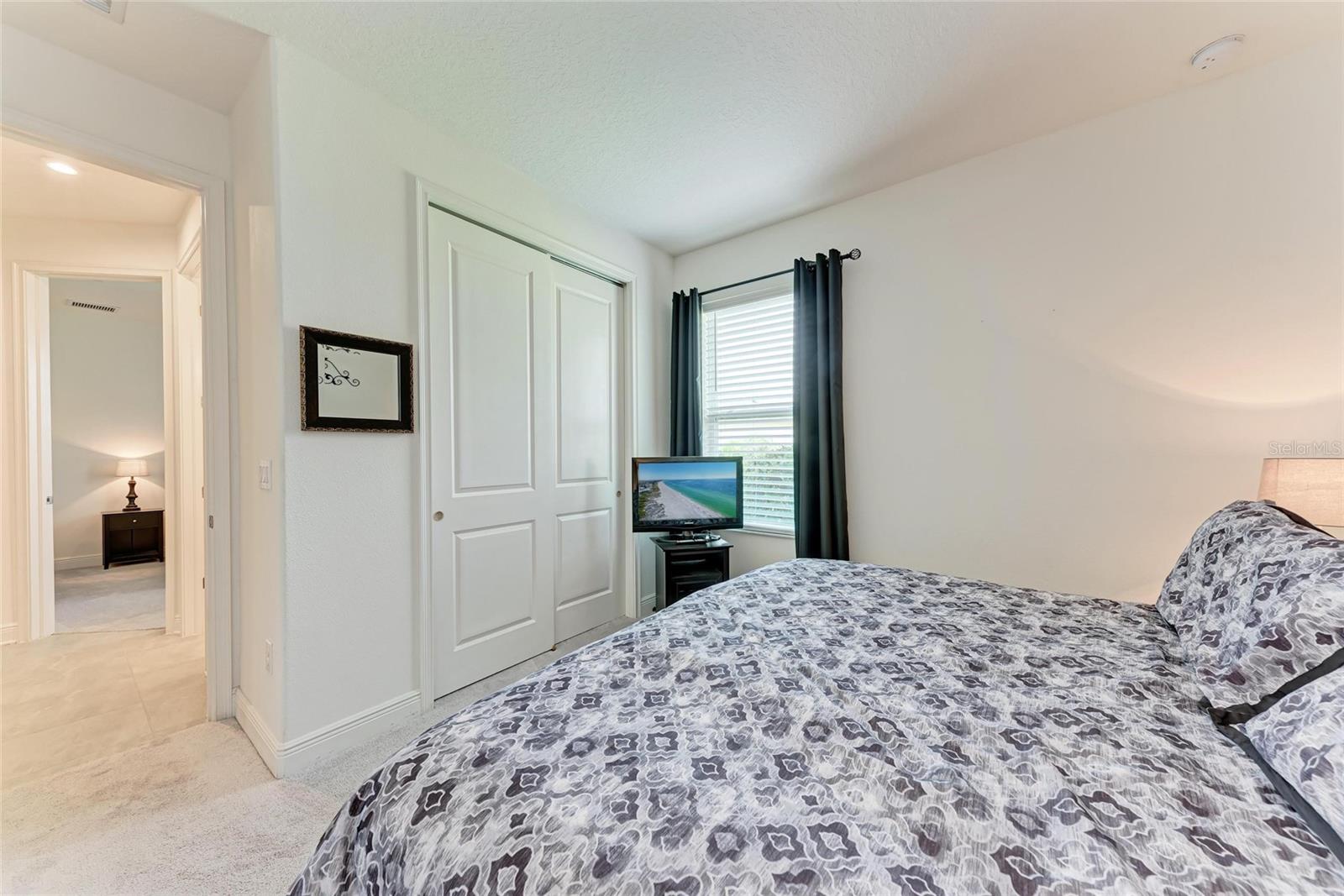 Listing photo id 37 for 5811 Campina Place