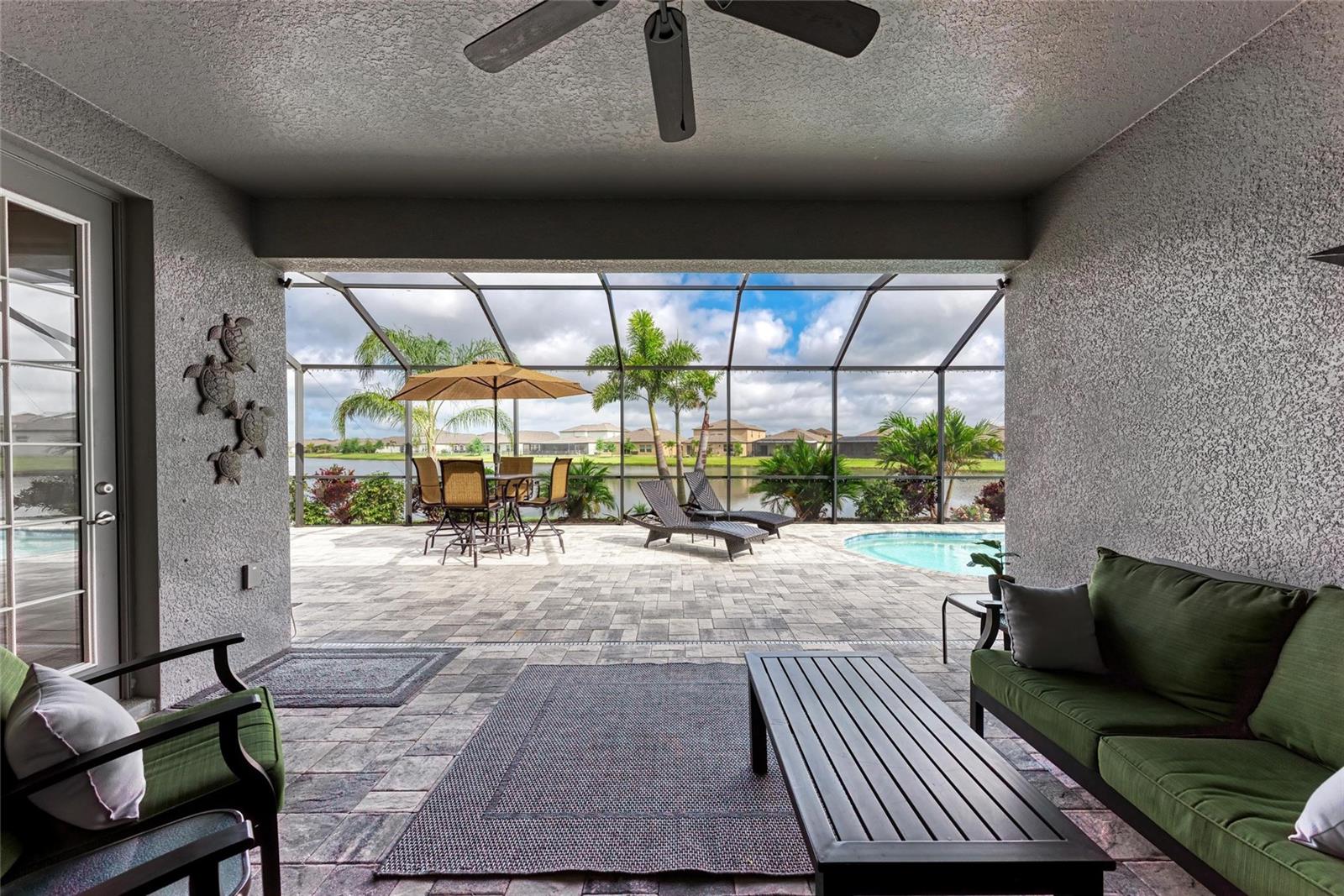 Listing photo id 42 for 5811 Campina Place