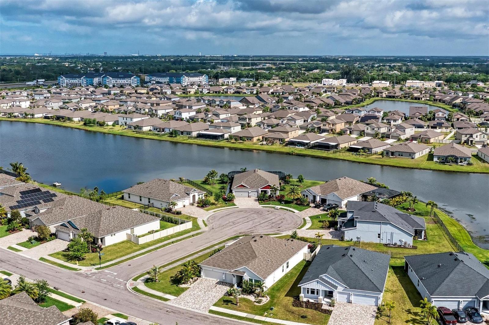 Listing photo id 55 for 5811 Campina Place