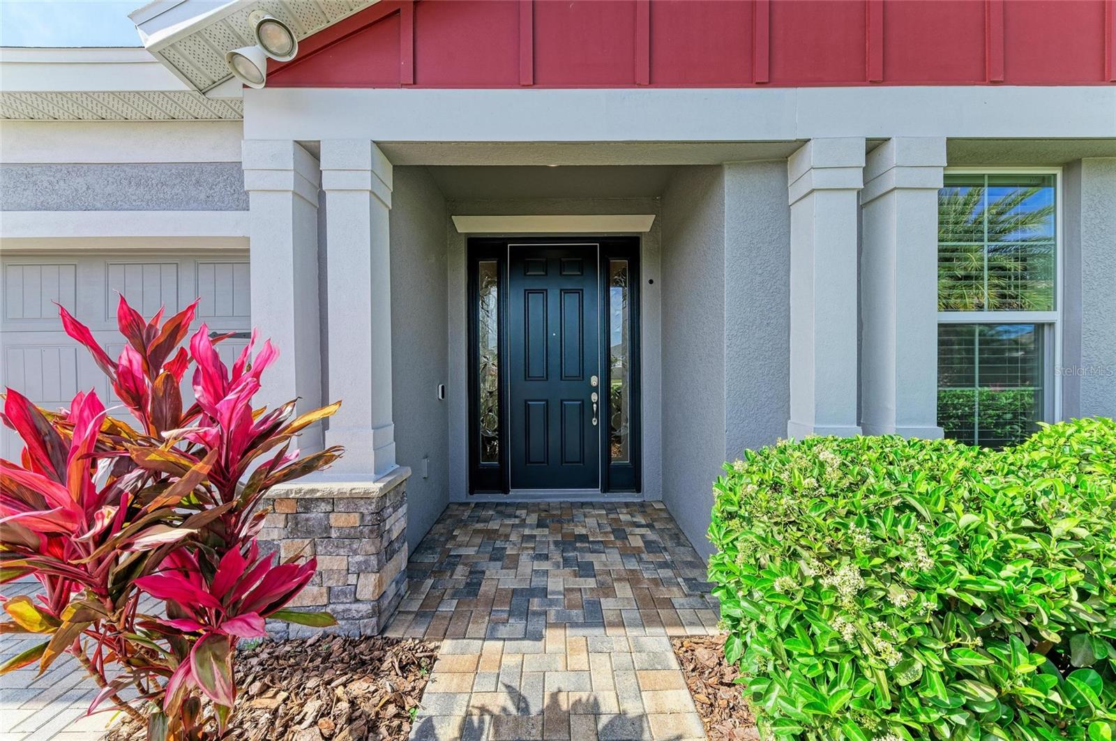 Listing photo id 4 for 5811 Campina Place