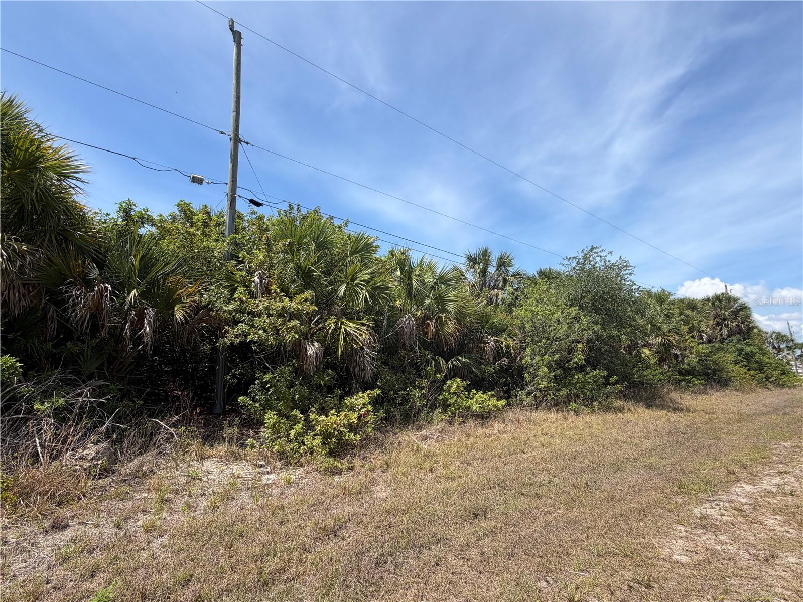 Image 4 of 7 For 17163 Edgewater Drive
